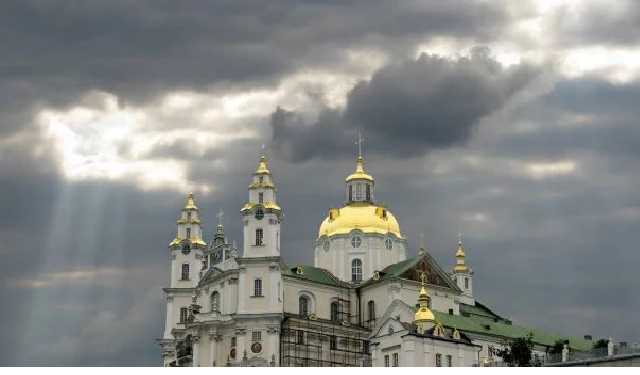 Почаевскую лавру заберут у УПЦ МП: прокуратура расследует махинации