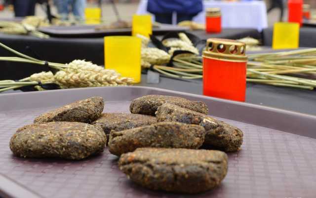 Кусочки хлеба времен Голодомора обнаружены в архивных документах