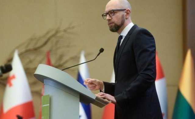 Яценюк рассказал, что думает о работе Тимошенко и Порошенко