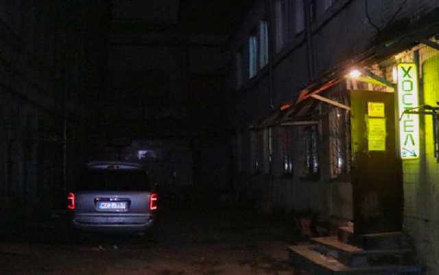 В Киеве мужчина пытался зарезать жительницу хостела