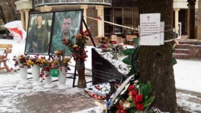 «Пункт паломничества». В соцсети показали новые фото с места убийства Захарченко