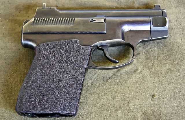 Пьяный мужчина в Киеве расстрелял прохожего и лишился пальца