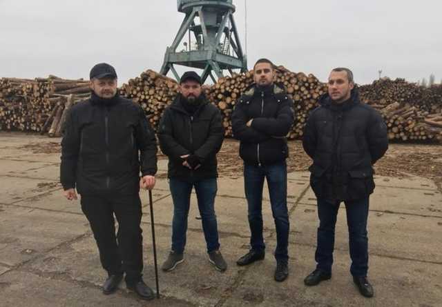 Контрабанда леса идет из порта Рени под видом дров,- Мосийчук