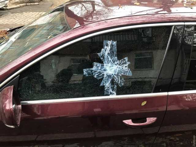 В Одессе обстреляли машину депутата