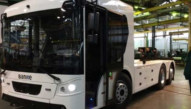 На заводе Порошенко изготовили первый электрогрузовик для ЕС