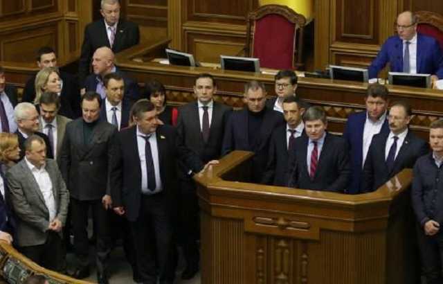 Михаил Подоляк: “Они явно хотят узнать, что такое толпа, штурмующая их дома”