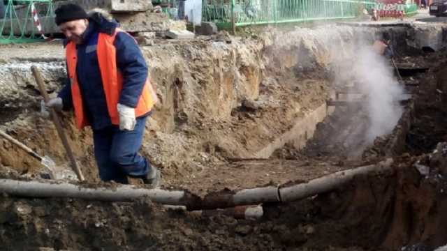 В Запорожской области на теплотрассе бил фонтан из кипятка и пара