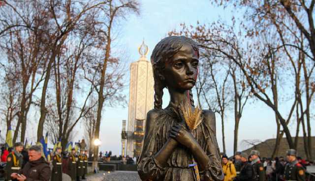 ’’Изверги против людей’’: в Украине чтят память жертв Голодомора