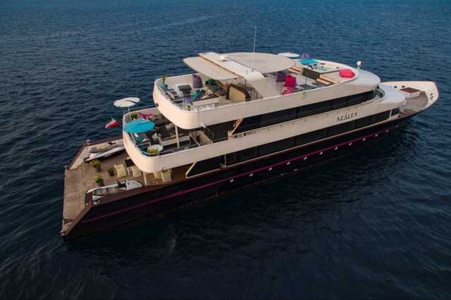 На озере Виктория затонула яхта с известным принцем и звездами шоу-бизнеса