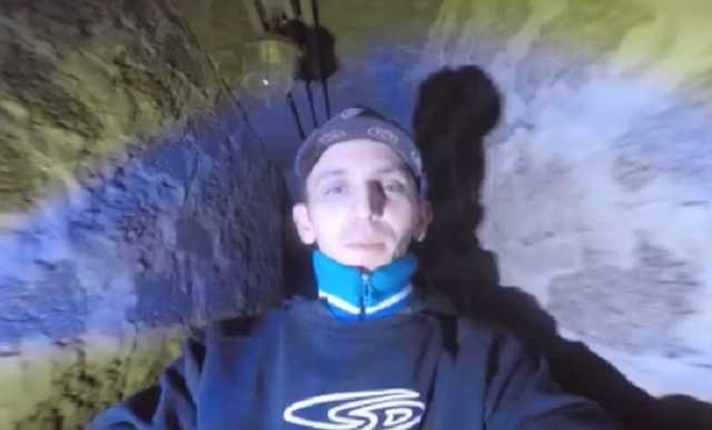 ’’Два д*била — это сила’’: бездумный поступок подростков в метро Харькова возмутил сеть