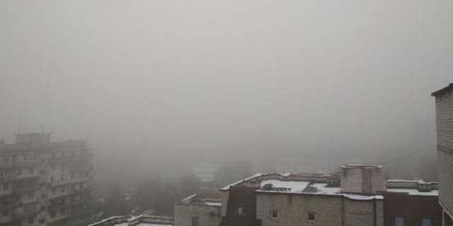 Київ накрив сильний туман після снігопаду