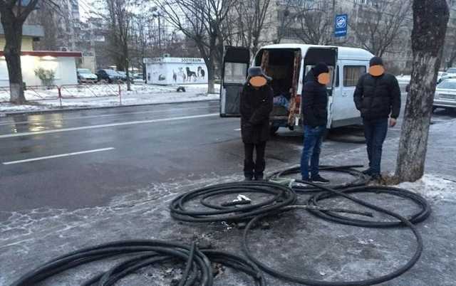 В Киеве трое злоумышленников похитили кабель правительственной связи