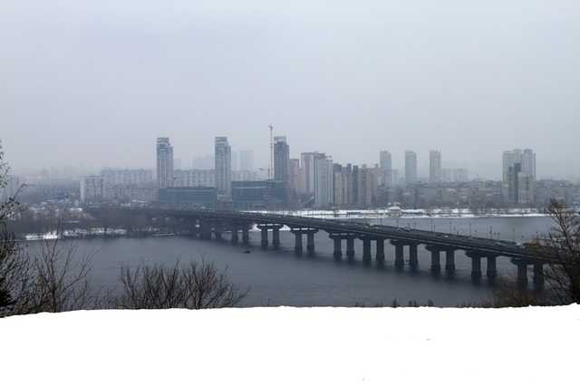 В Киеве 2 декабря перекроют движение на мосту Патона