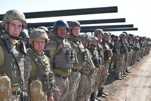 На фронте ранили двух украинских военных