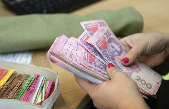 В Госстате подсчитали, как изменилась реальная зарплата украинцев