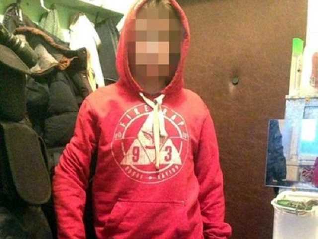 Забрали деньги и шоколадки: в Харькове дети напали с ножом на продавца