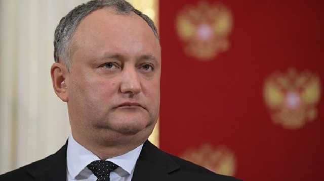 В парламенте Молдовы грозят хлопнуть дверью и уволить Додона до Нового года