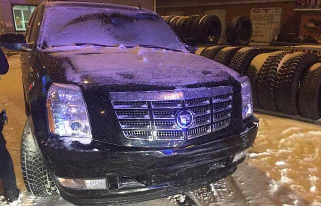 В Николаеве Cadillac протаранил и смял полицейских