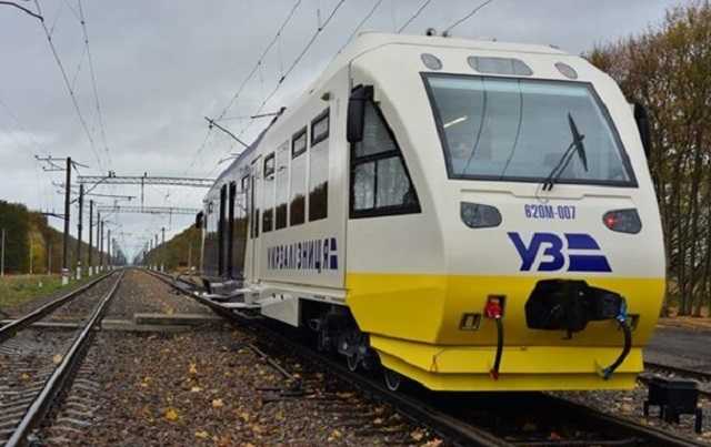 "Пассажиры должны помнить о форс-мажоре". "Укрзализныця" прокомментировала поломку Бориспольского экспресса