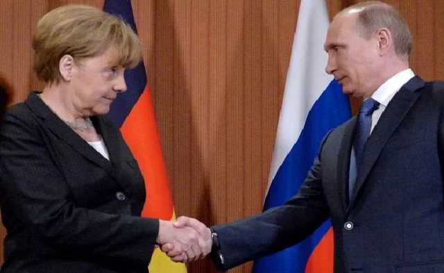 Меркель обсудила с Путиным ситуации в Сирии и в Керченском проливе