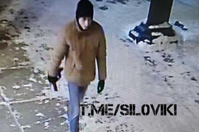 В России объявился маньяк с тесаком: нападение на женщину попало на видео