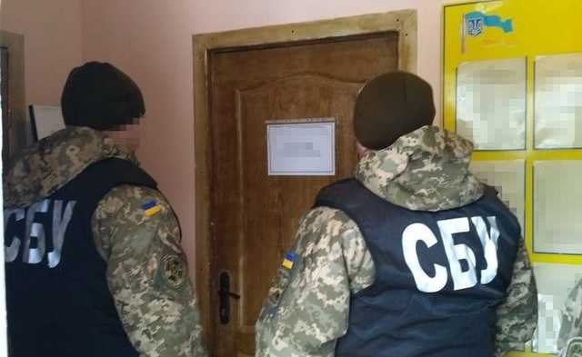 СБУ задержала госисполнителя, вымогавшего 35 тысяч
