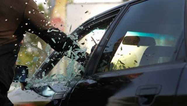 На Печерске у киевлянина украли четверть миллиона гривен из авто