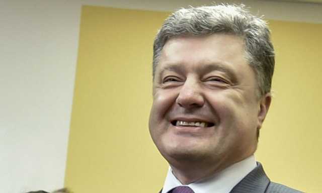 Порошенко “заткнул” мужчину, спросившего у него про повышение пенсий