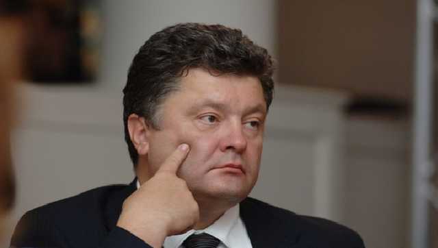 Порошенко и Зеленский борются за выход во 2-й тур – опрос