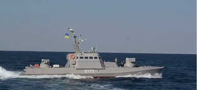 Два задержанных украинских военных катера исчезли из порта Керчи - СМИ
