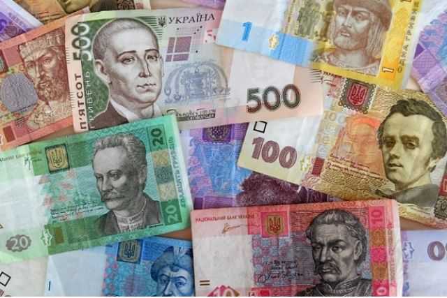 Гривня на украинском межбанке в понедельник взяла курс на укрепление