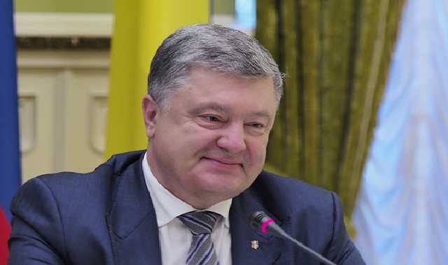 Порошенко планирует поехать за Томосом вместе с предстоятелем объединенной церкви