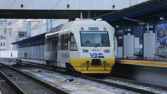 Вистачило на п’ять днів: "Укрзалізниця" почала скасовувати експреси до "Борисполя"