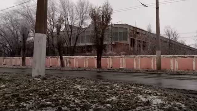 Житель Горловки показал разграбленные предприятия города