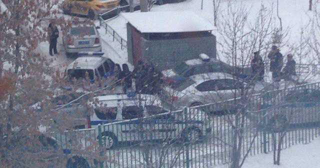 Эвакуировали школу: в Москве старшеклассник угрожает убить учителей и себя