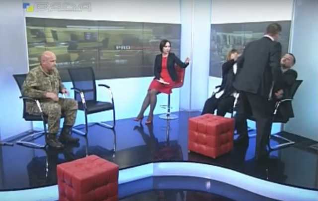 Депутати Барна і Левченко побилися в прямому ефірі. Відео