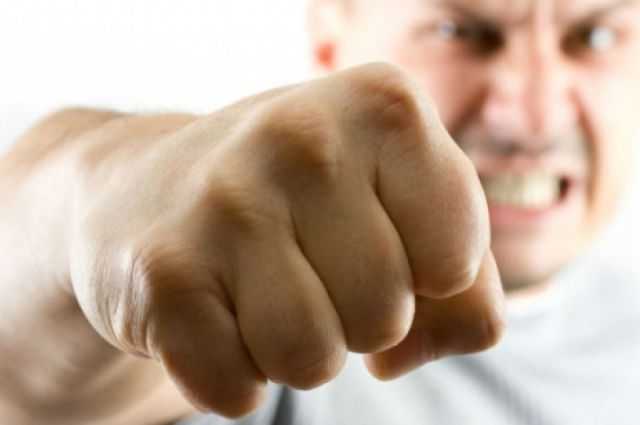 В Днепре подрались возле офиса УКРОПа