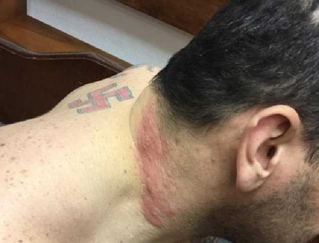 В сети показали, как экс-командир "Торнадо" Онищенко избивает себя в камере сапогом