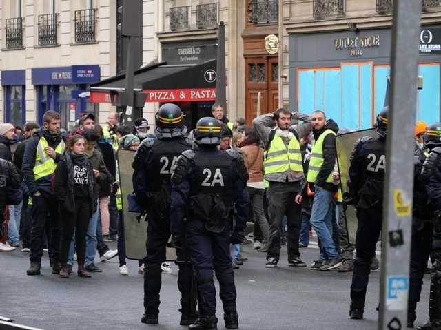 В Париже во время протеста "желтых жилетов" задержаны 514 человек