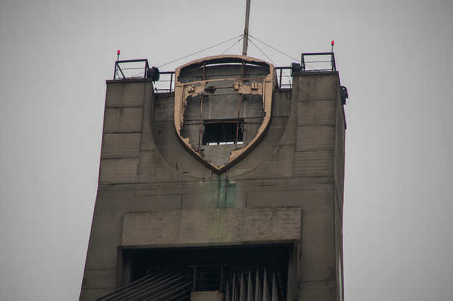 В Киеве компания малолетних руферов залезла на вершину Северного моста