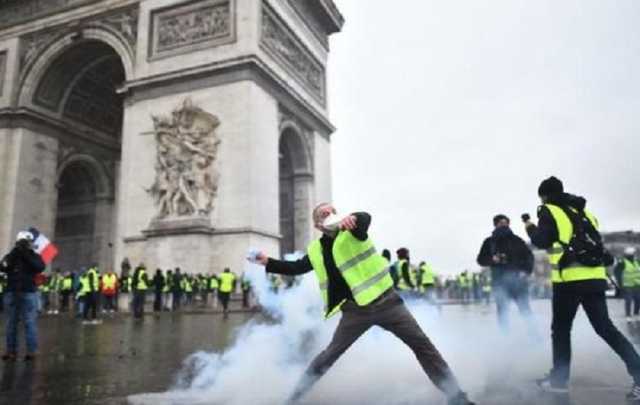 Желтые от зависти жилеты: почему это движение обречено?