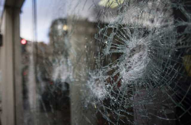 На акции "желтых жилетов" во Франции погромщикам кричали "Назад!" по-русски