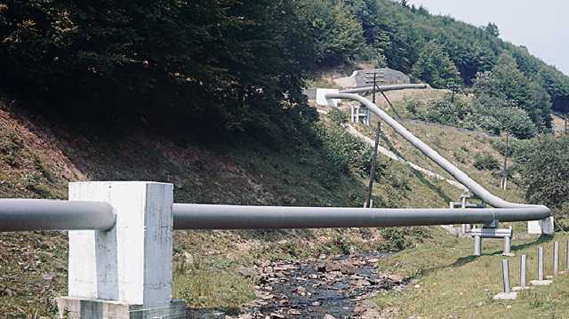 На Закарпатье лопнул нефтепровод “Дружба”, аварийные бригады роют ямы-ловушки