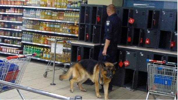 Молодой парень в Киеве получил три года тюрьмы за “минирование” супермаркета