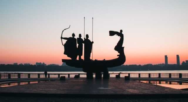 Жители Киева выбирают новый символ столицы: как проголосовать