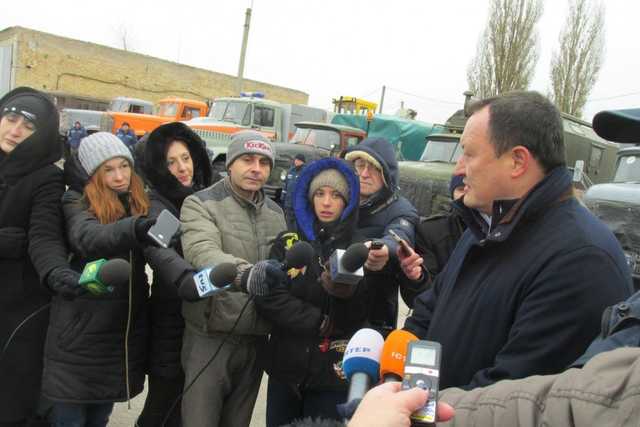 В Мелитополе чиновники выгнали съемочную группу местного телеканала из автобуса для прессы