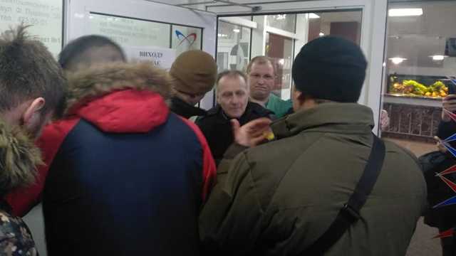 Националисты С14 ворвались в столичный Институт сердца