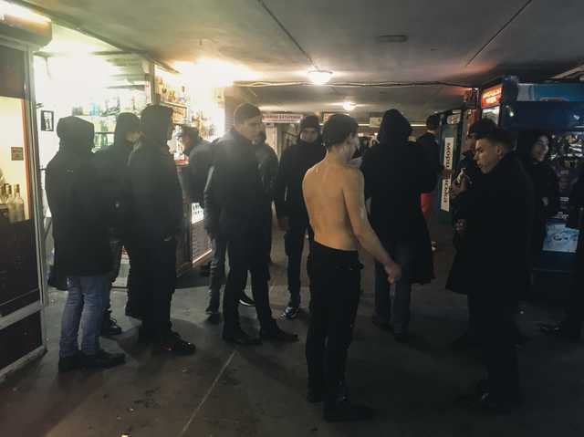 По центру Киева бегал голый мужчина в сметане