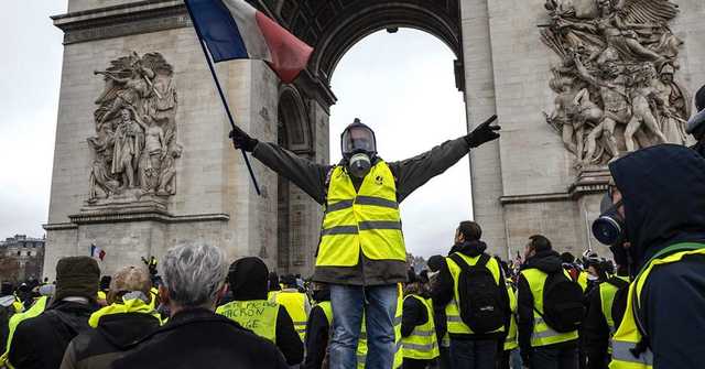 Количество погибших во время протестов во Франции возросло до 7