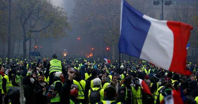 В связи уступками "желтым жилетам" Франция не выполнит требования ЕС по бюджету